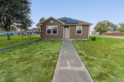 /international/us/402-w-sullivan-street-skidmore-tx-110107764475/