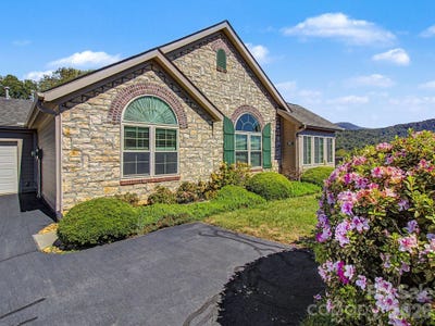 /international/us/58-outlook-circle-swannanoa-nc-110120151977/