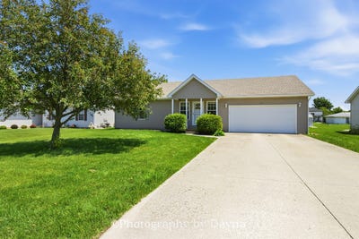/international/us/475-s-elm-avenue-st-anne-il-110109083445/