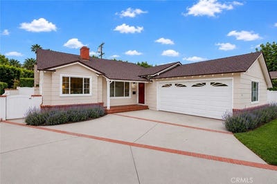 /international/us/5225-babcock-valley-village-ca-110108146983/