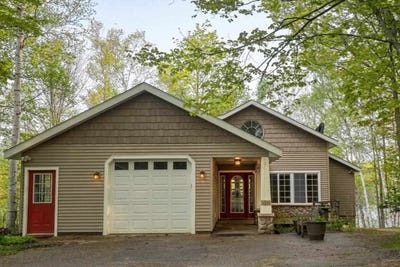 /international/us/1715-marion-hills-charlevoix-mi-110108234429/