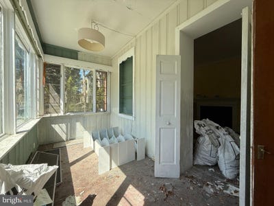 /international/us/30560-washington-street-princess-anne-md-110098936967/