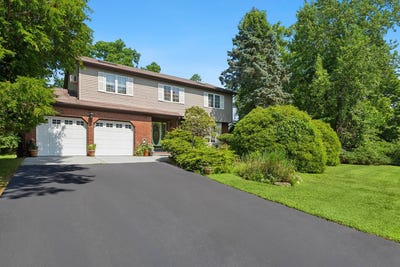 /international/us/9-marydale-lane-brookhaven-ny-110100986785/