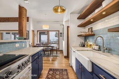 /international/us/3600-w-michael-drive-teton-village-wy-110098614142/
