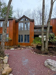 /international/us/22-finch-grove-lake-harmony-pa-110098631080/