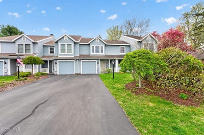 /international/us/55-stoney-creek-drive-clifton-park-ny-110107996438/
