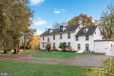 /international/us/1339-wheatsheaf-lane-abington-pa-110103335659/