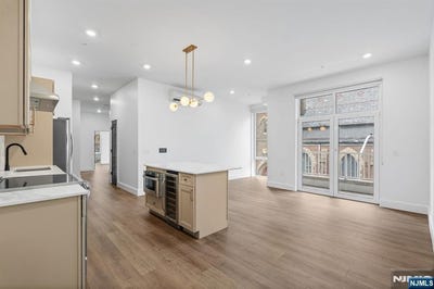 /international/us/21-lincoln-park-newark-nj-110109027573/