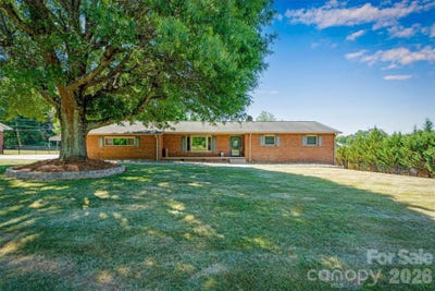 /international/us/226-28th-avenue-place-ne-hickory-nc-110108364272/