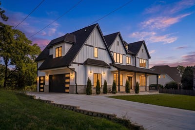 /international/us/234-e-58th-place-westmont-il-110109943810/