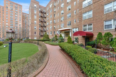 /international/us/9941-64th-avenue-rego-park-ny-110106720969/