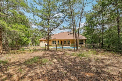 /international/us/267-corral-rd-smithville-tx-110107711929/