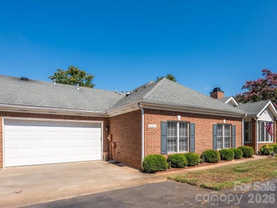 /international/us/11411-olde-turnbury-court-charlotte-nc-110119931960/