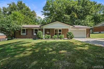 /international/us/1756-round-robin-court-st-louis-mn-110119889060/