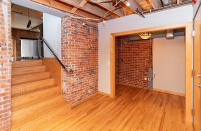 /international/us/301-e-court-avenue-unit-203-des-moines-ia-110098646663/