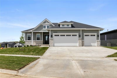 /international/us/1299-s-radley-street-west-des-moines-ia-110098138215/