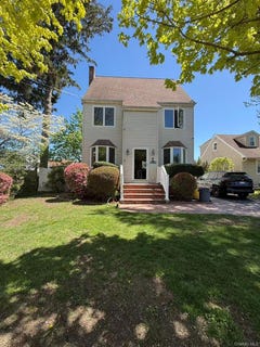/international/us/116-west-avenue-hicksville-ny-110108223378/