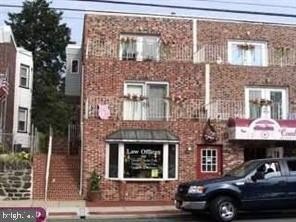 /international/us/227-macdade-boulevard-collingdale-pa-110107536609/