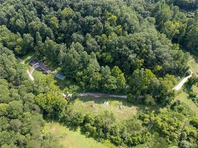 /international/us/40-two-mile-road-branchland-wv-110101095020/