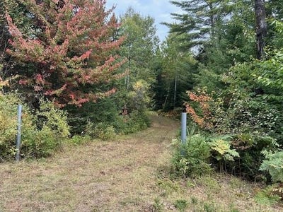 /international/us/piper-hill-road-colebrook-nh-110102328367/
