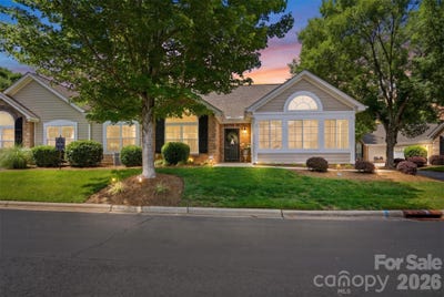 /international/us/227-lone-oak-circle-rock-hill-sc-110108588661/