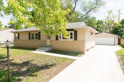 /international/us/2261-robinson-dr-beloit-wi-110108355744/