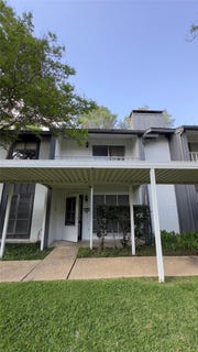 /international/us/404-hollyhill-lane-denton-tx-110107228402/