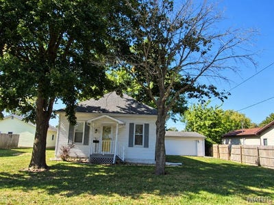/international/us/340-n-plum-street-carlinville-il-110120550163/