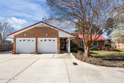 /international/us/209-sweetbriar-lane-havelock-nc-110106341897/