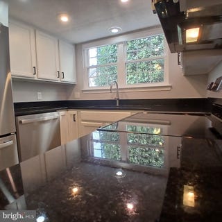 /international/us/12002-golf-ridge-court-fairfax-va-110104881514/