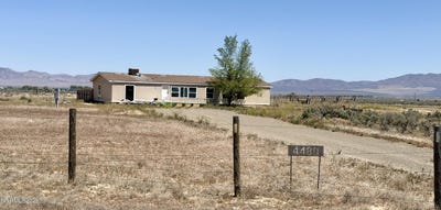 /international/us/4480-mountain-view-drive-winnemucca-nv-110108255053/