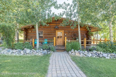 /international/us/9375-cole-canyon-road-jackson-wy-110101215087/?lang=en