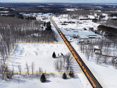 /international/us/13705-m-28-highway-newberry-mi-110107454116/