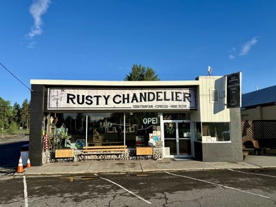 /international/us/220-main-street-chester-ca-110099473775/