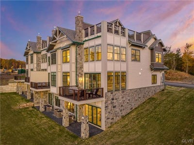 /international/us/630-hunter-circle-pocono-twp-pa-110095395055/