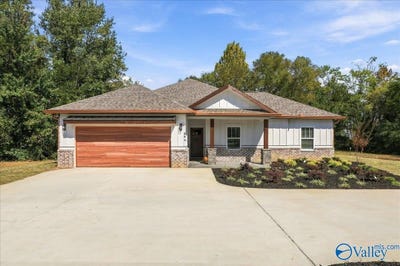 /international/us/694-knotty-walls-road-owens-cross-roads-al-110120558393/