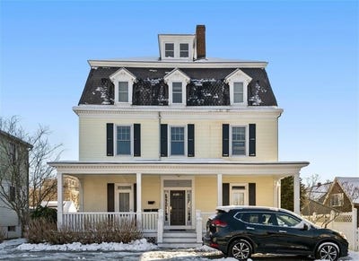 /international/us/15-narragansett-avenue-newport-ri-110106298812/