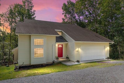/international/us/139-maple-ave-mount-jackson-va-110100979796/