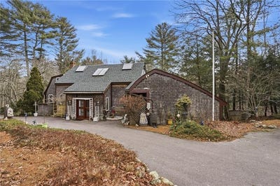 /international/us/186-arcadia-road-hopkinton-ri-110106562500/