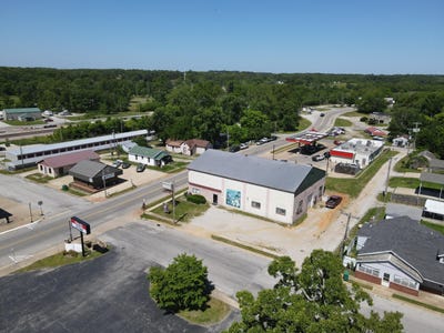 /international/us/201-w-main-street-willow-springs-mo-110108229482/