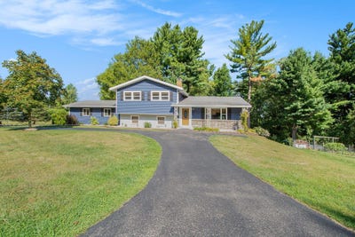 /international/us/1520-lamphere-street-hillsdale-mi-110102158736/