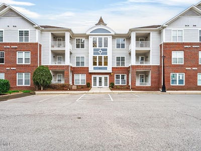 /international/us/623-eyam-hall-lane-apex-nc-110106343938/