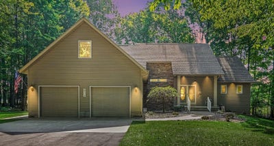 /international/us/6714-beechnut-court-stanwood-mi-110119791036/