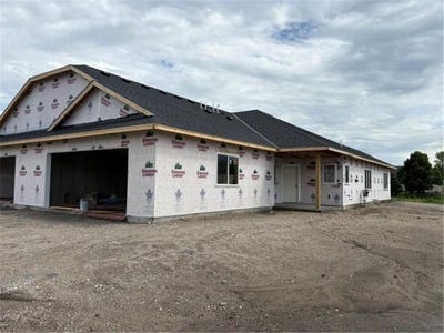 /international/us/270-eau-claire-avenue-se-hutchinson-mn-110108902751/