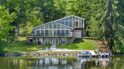 /international/us/3351-huggins-road-bradford-ny-110108749700/