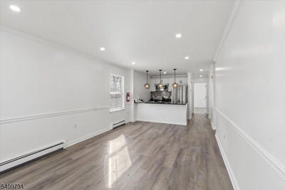 /international/us/17-holsman-st-paterson-city-nj-110105356333/