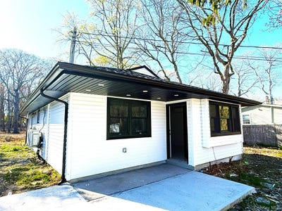 /international/us/52-crystal-beach-boulevard-moriches-ny-110107631285/