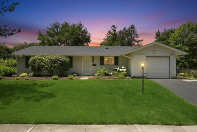 /international/us/6320-clark-drive-woodridge-il-110109087337/