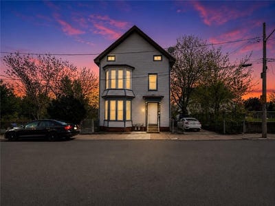/international/us/6-bloomingdale-avenue-pawtucket-ri-110107893458/