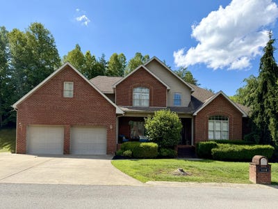 /international/us/104-easy-street-staffordsville-ky-110107086643/